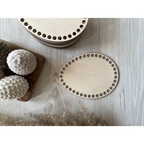 Tojás alakú horgolható fa alap 15x1,5 cm